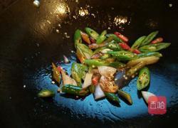 尖椒炒肥肠的做法图解6