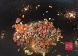 泡菜牛肉粒炒饭的做法图解4