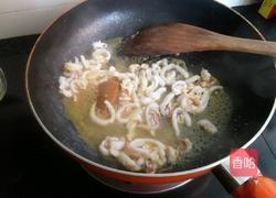 咖喱鲜鱿蛋炒饭的做法图解3