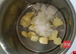 蓝莓纸杯小蛋糕。的做法图解2