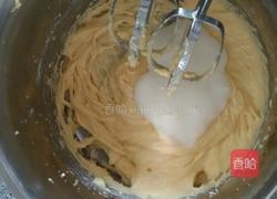 蓝莓纸杯小蛋糕。的做法图解4