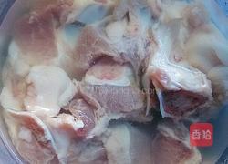 莲藕骨头汤的做法图解2