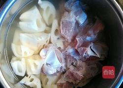 莲藕骨头汤的做法图解3