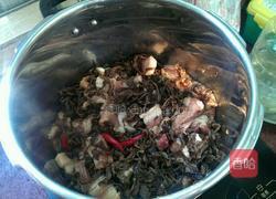 五花肉煮菜干的做法图解3