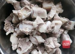 土豆烧排骨的做法图解1
