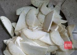 杏鲍菇炒培根的做法图解1