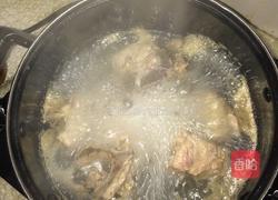 银耳骨头汤的做法图解1