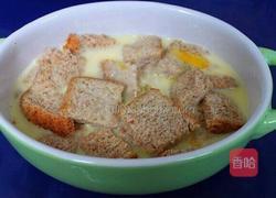 香蕉鸡蛋土司布丁的做法图解5