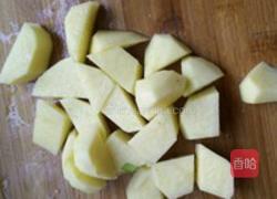 红烧土豆的做法图解1