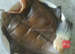 家常煎平鱼的做法图解1