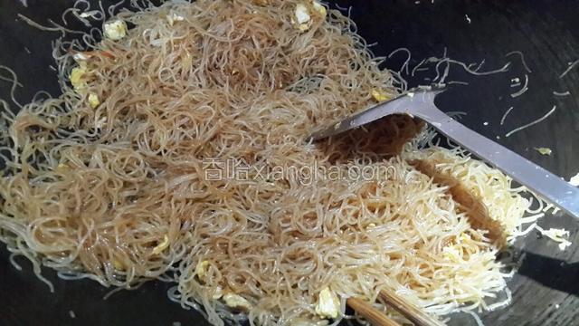 上色翻炒均匀