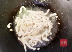 青椒炒肉丝的做法图解3