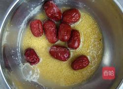 小米红枣苹果粥的做法图解1