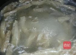 腐竹鸡蛋瘦肉汤的做法图解4