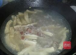 腐竹鸡蛋瘦肉汤的做法图解5