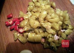 泡椒牛肉的做法图解2