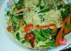 辣椒丝，炒金针菇。的做法图解4