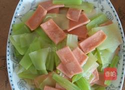 莴笋片炒火腿（求关注）的做法图解6