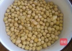 番茄烩黄豆的做法图解1