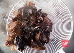 木耳炒鸡蛋的做法图解2