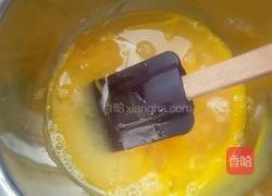 戚风蛋糕的做法图解2