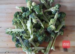 番茄炒西兰花的做法图解1