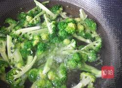 番茄炒西兰花的做法图解3