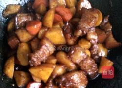 红烧肉炖土豆的做法图解3
