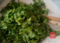 芹菜叶鸡蛋饼的做法图解3