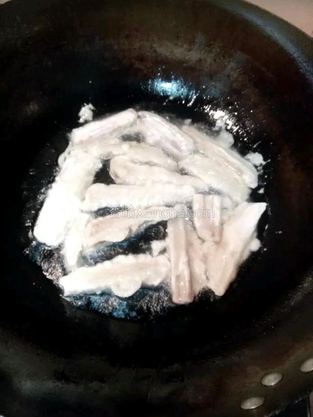 放油锅中炸