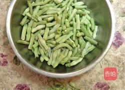 豆角焖面的做法图解1