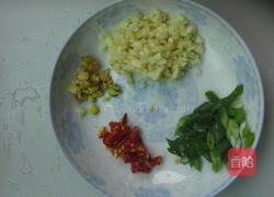 炒酸萝卜的做法图解2