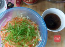 凉拌青椒土豆丝的做法图解1