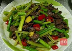 辣椒香芹蒜苗炒牛肉的做法图解4