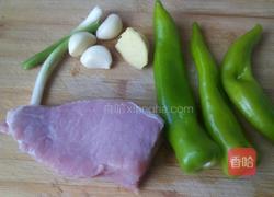 青椒炒肉丝的做法图解1