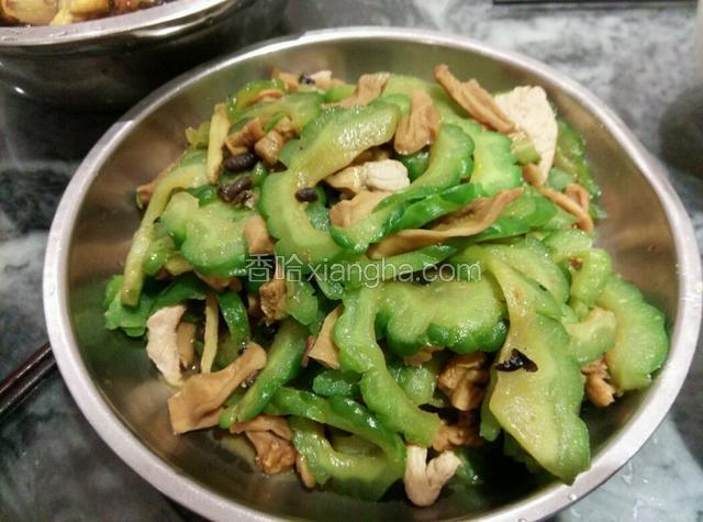 苦瓜冲菜炒肉片
