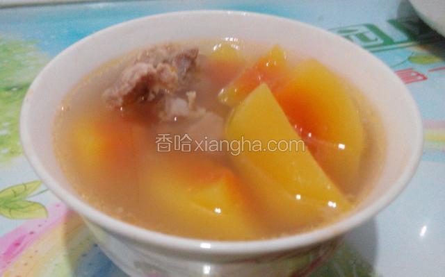 完成图4,往锅里放盐,关火,OK啦,可以开吃了！