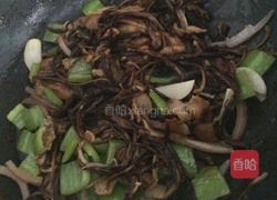 素炒小黄蘑的做法图解7