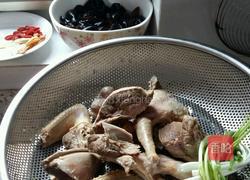 当归鸽汤的做法图解5