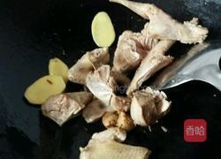 当归鸽汤的做法图解7