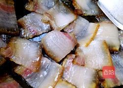 腊肉炒蒜苔的做法图解3