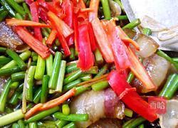 腊肉炒蒜苔的做法图解7