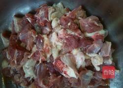 啤酒鸭的做法图解1