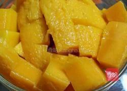 鸡蛋芒果布丁的做法图解3