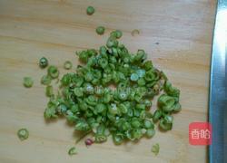 豆角煎蛋的做法图解1