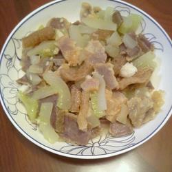 腊肉炒瓜的做法[图]