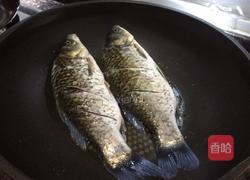 鲫鱼豆腐汤的做法图解2