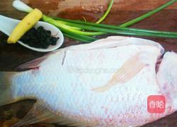 香豉蒸罗非鱼的做法图解1