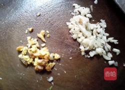 蚬肉炒豆角的做法图解4