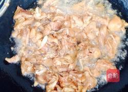 口蘑烧鸡块的做法图解6
